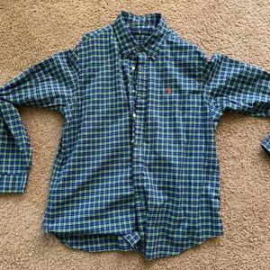 Men’s long sleeved plaid button down